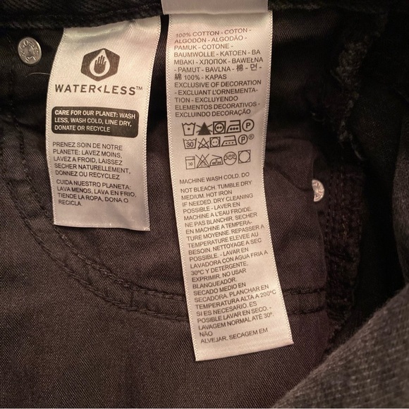 Levi’s jeans high waisted mom jean 25/28 distressed 100% cotton - Picture 12 of 16